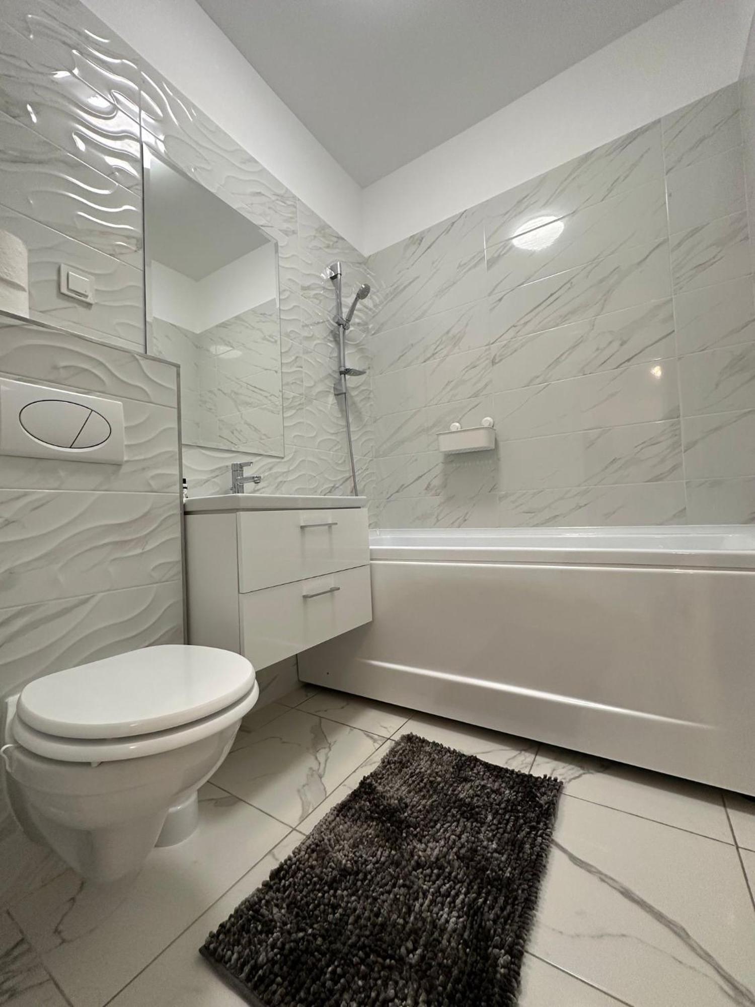 Nice Home For Your Family Iasi Bagian luar foto