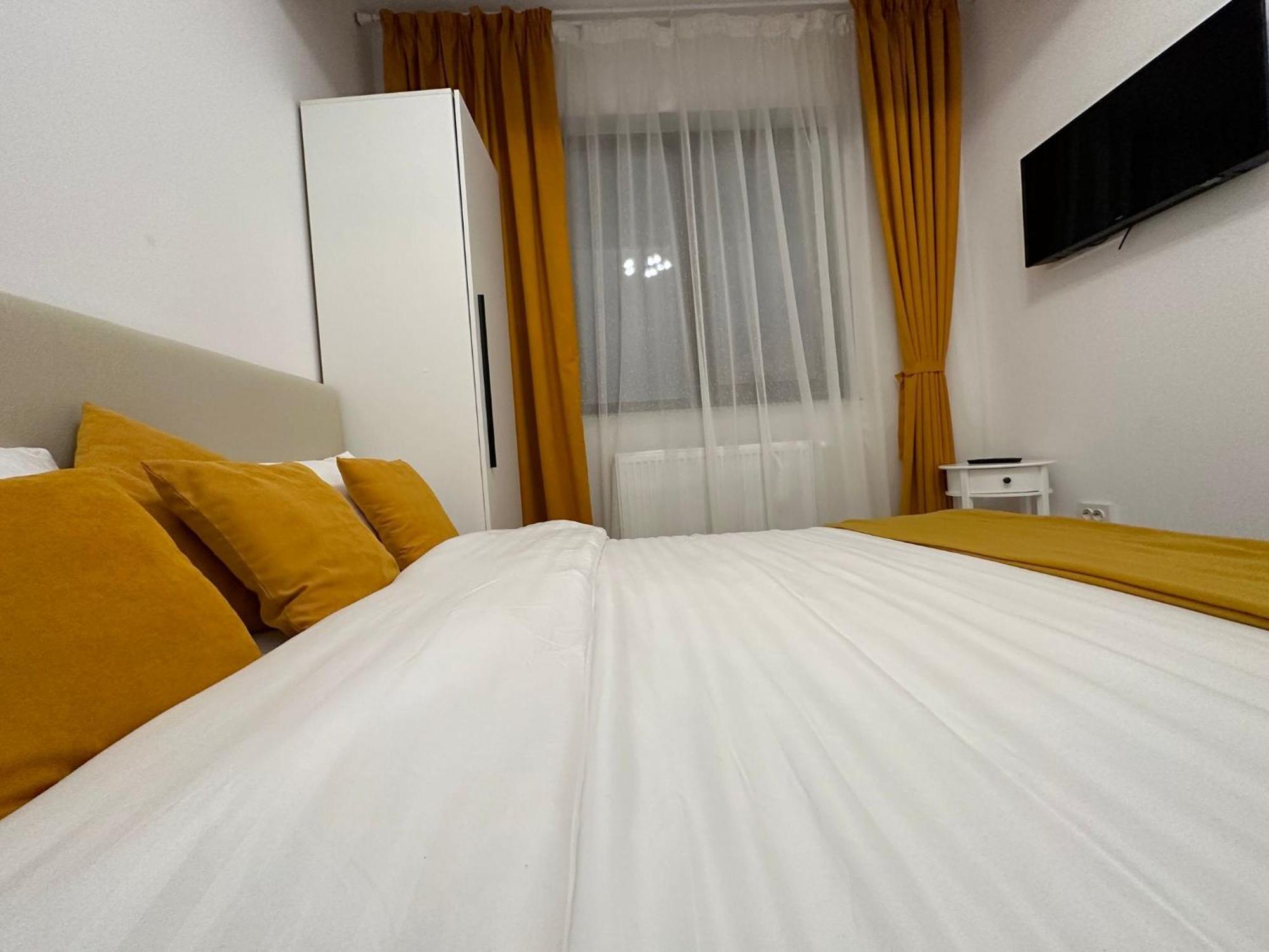 Nice Home For Your Family Iasi Bagian luar foto